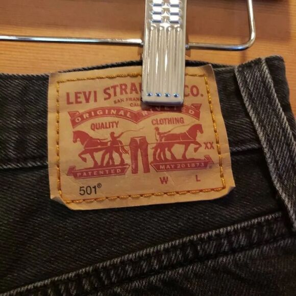 Levi’s 501 Original Cutoff Denim Short - Picture 6 of 7